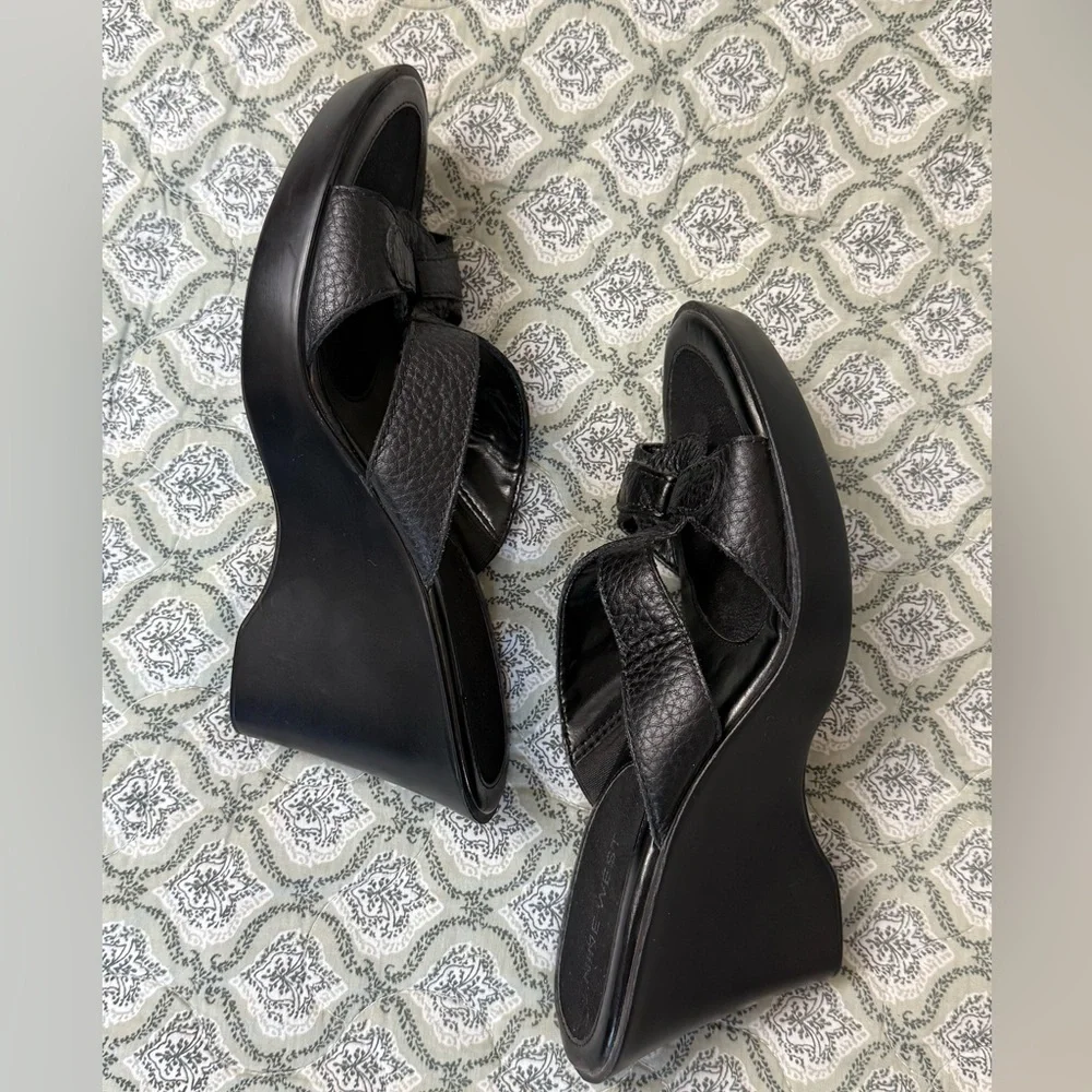 Nine West Women's Black Wedge Heels‎ Strappy Leather Women’s Size 7.5 Vintage
